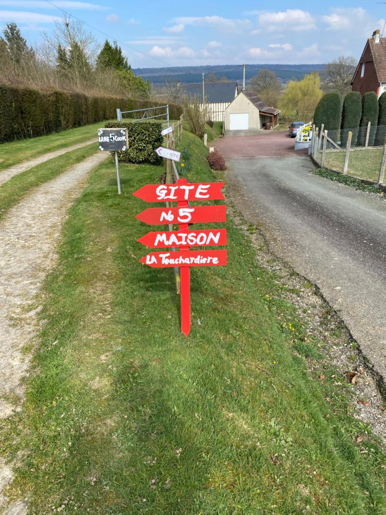 Maison La Touchardiere Barenton Eksteriør billede